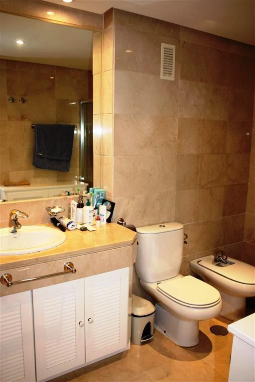 043ed4c53085f0f0df0b8c2fad83a928 - 18