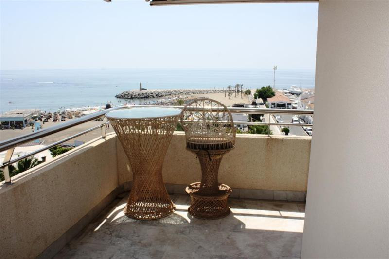 043ed4c53085f0f0df0b8c2fad83a928 - 9