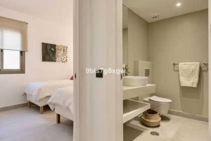 0515fe6b2be323c6c8c14e49401fcc60 - 23