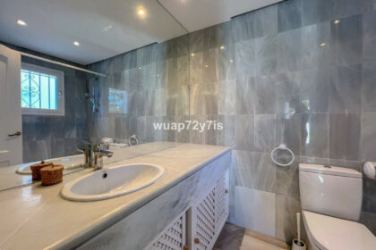 0538be55f2544e05660bd3760e31bf2f - 14