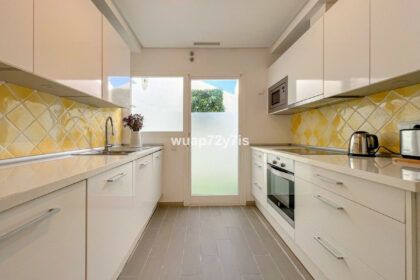 0538be55f2544e05660bd3760e31bf2f - 20