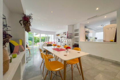 0538be55f2544e05660bd3760e31bf2f - 22