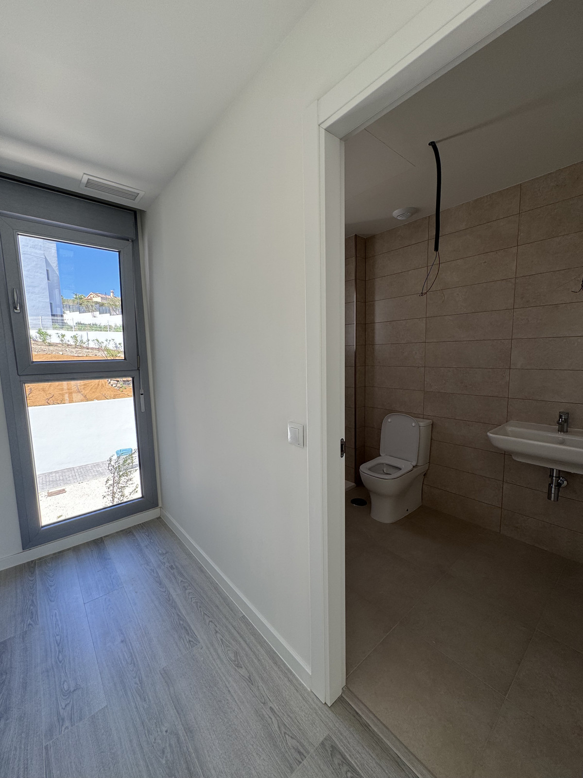 063f4625ad5efe7142af400941e30c10 - 12