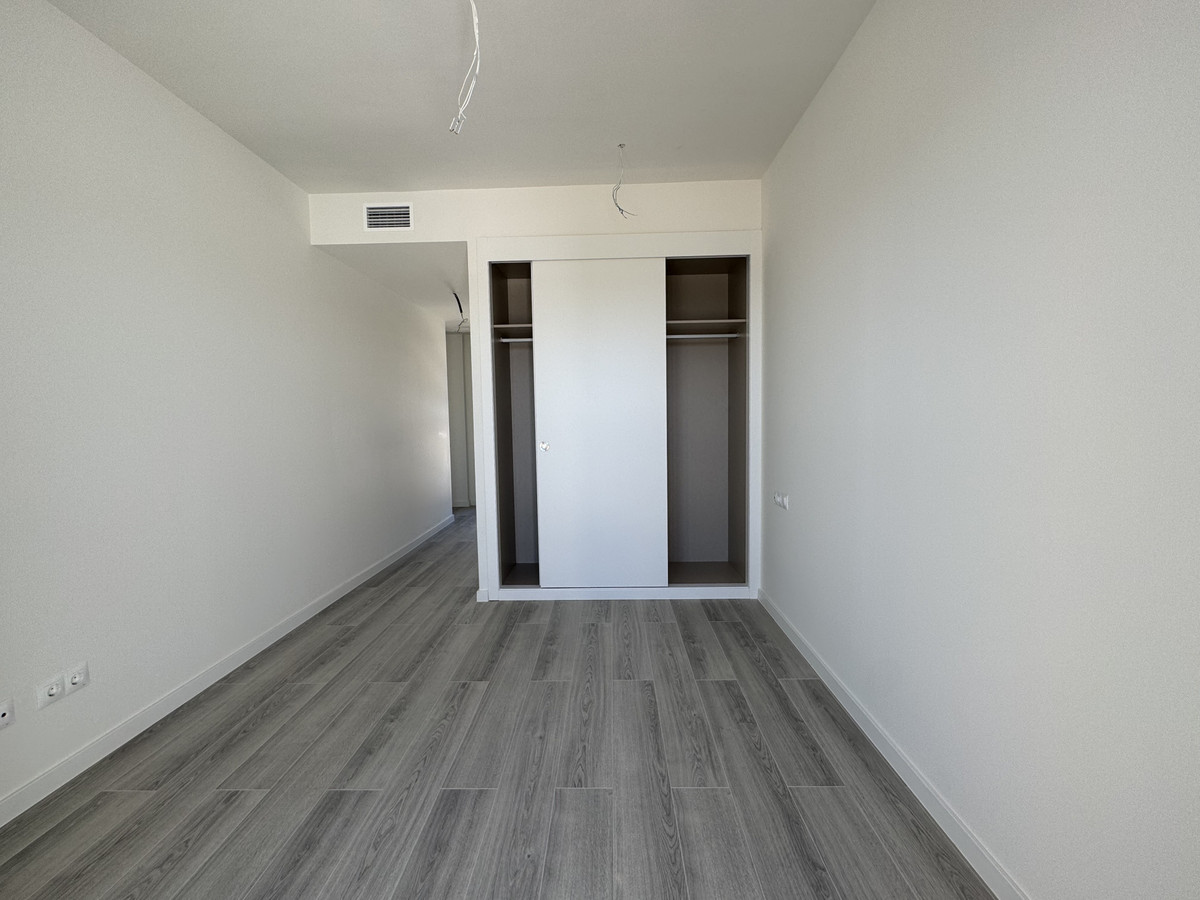 063f4625ad5efe7142af400941e30c10 - 13