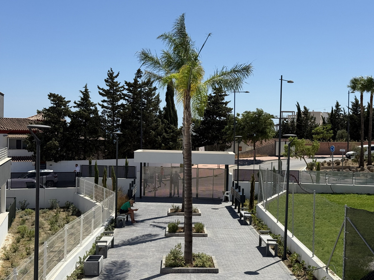 063f4625ad5efe7142af400941e30c10 - 33