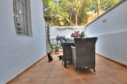 068a21bf17a430da1834e739139e6433 - 12