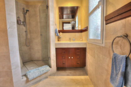 068a21bf17a430da1834e739139e6433 - 13