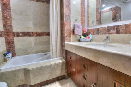 068a21bf17a430da1834e739139e6433 - 24