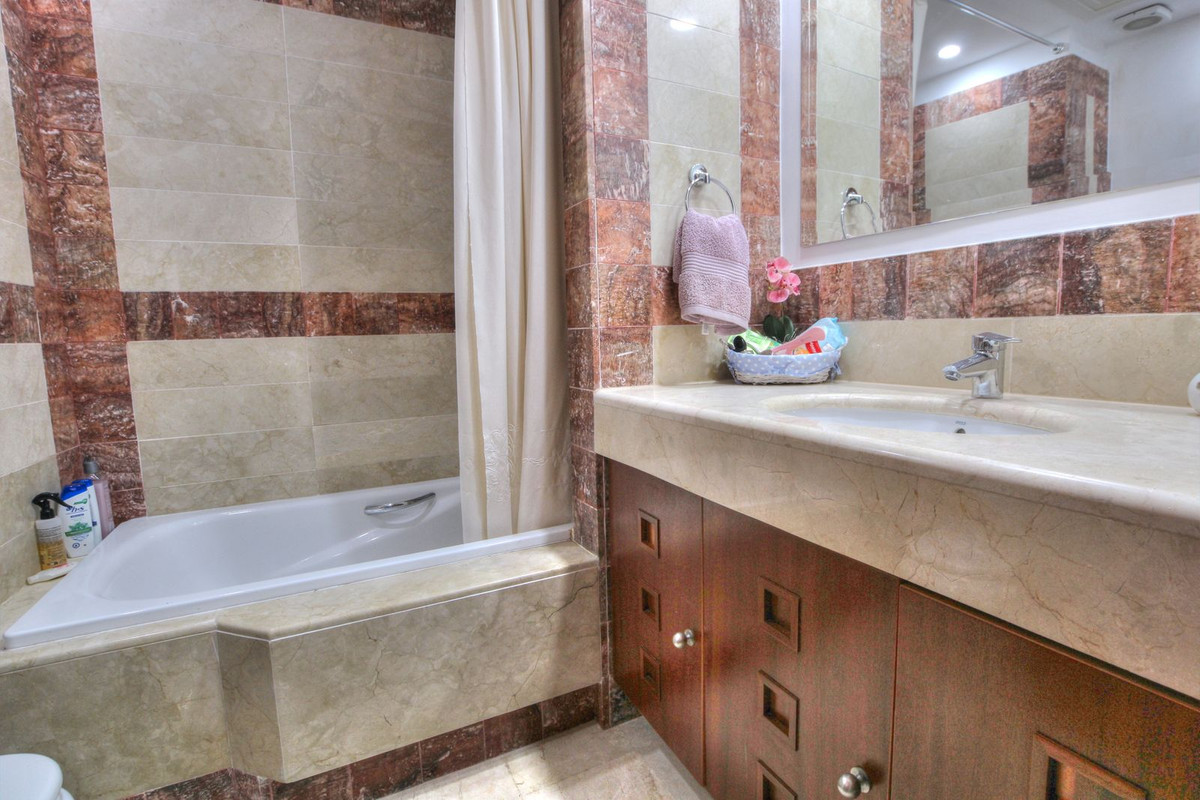 068a21bf17a430da1834e739139e6433 - 24