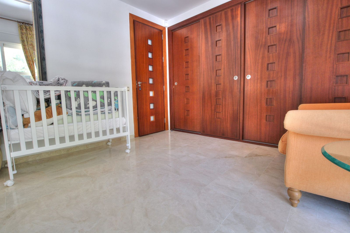 068a21bf17a430da1834e739139e6433 - 25