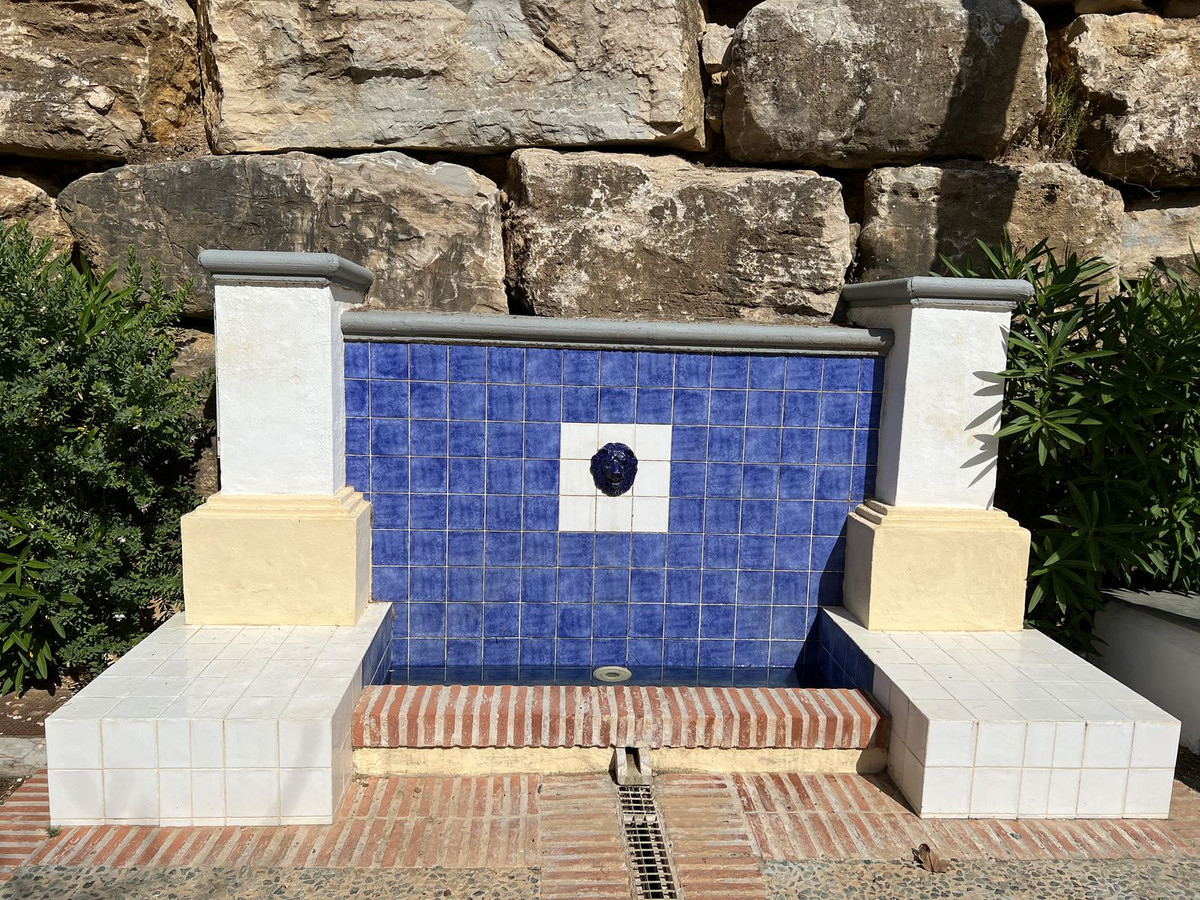 068a21bf17a430da1834e739139e6433 - 32