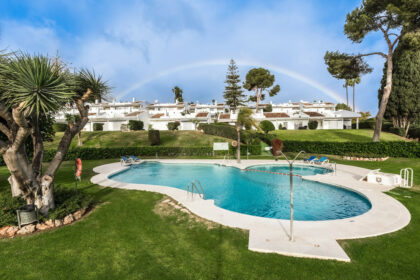 076ac84a065045d76541d8c9d87fc451 - 1