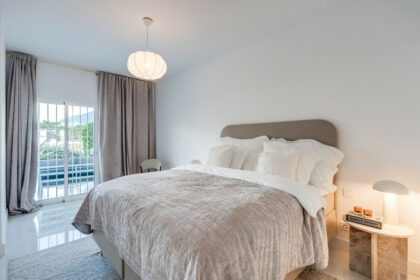 076ac84a065045d76541d8c9d87fc451 - 10