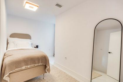 076ac84a065045d76541d8c9d87fc451 - 14