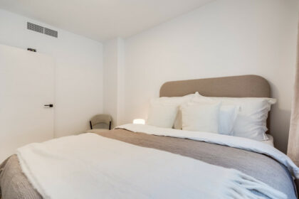 076ac84a065045d76541d8c9d87fc451 - 23