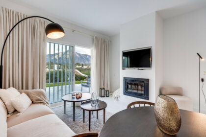 076ac84a065045d76541d8c9d87fc451 - 9