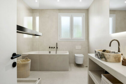 07d0a6d98adb342686c32d4f17185571 - 13