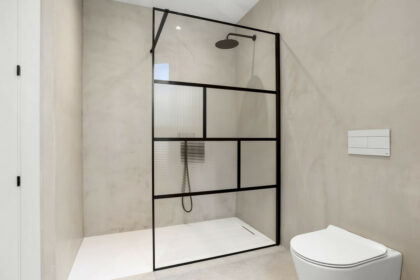 07d0a6d98adb342686c32d4f17185571 - 15