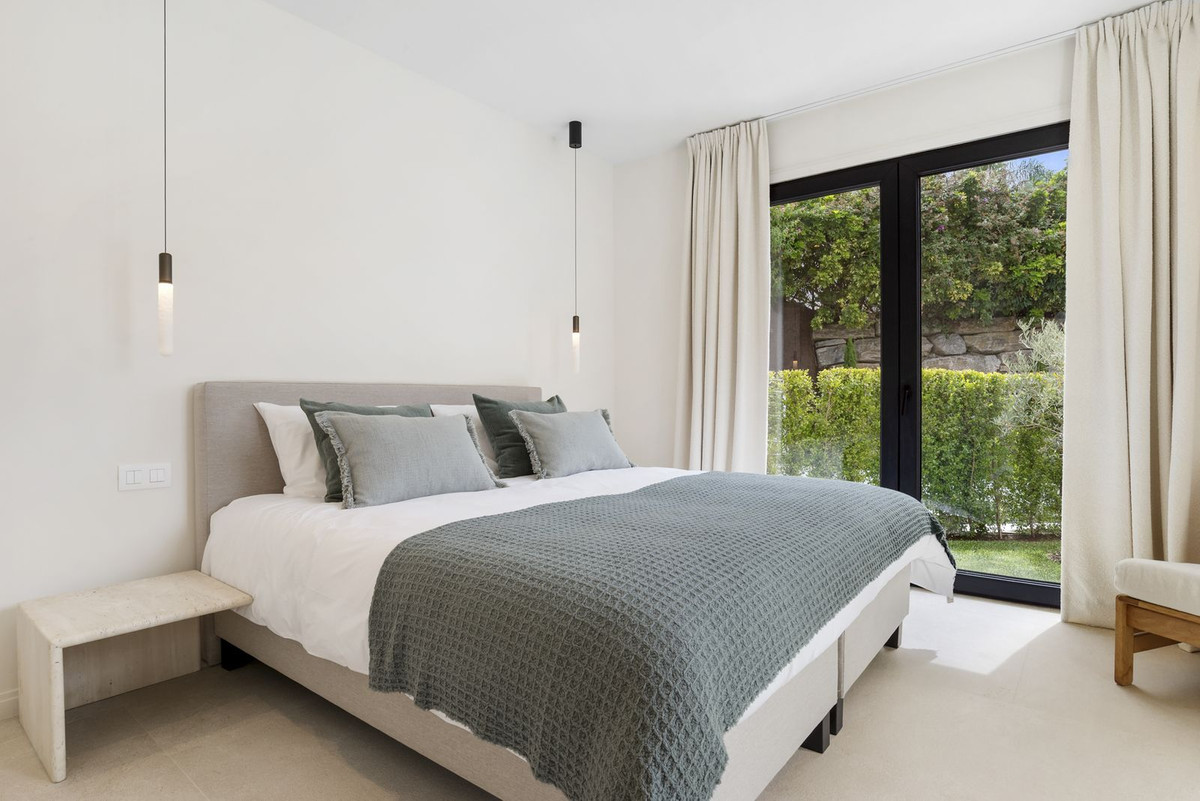 07d0a6d98adb342686c32d4f17185571 - 17