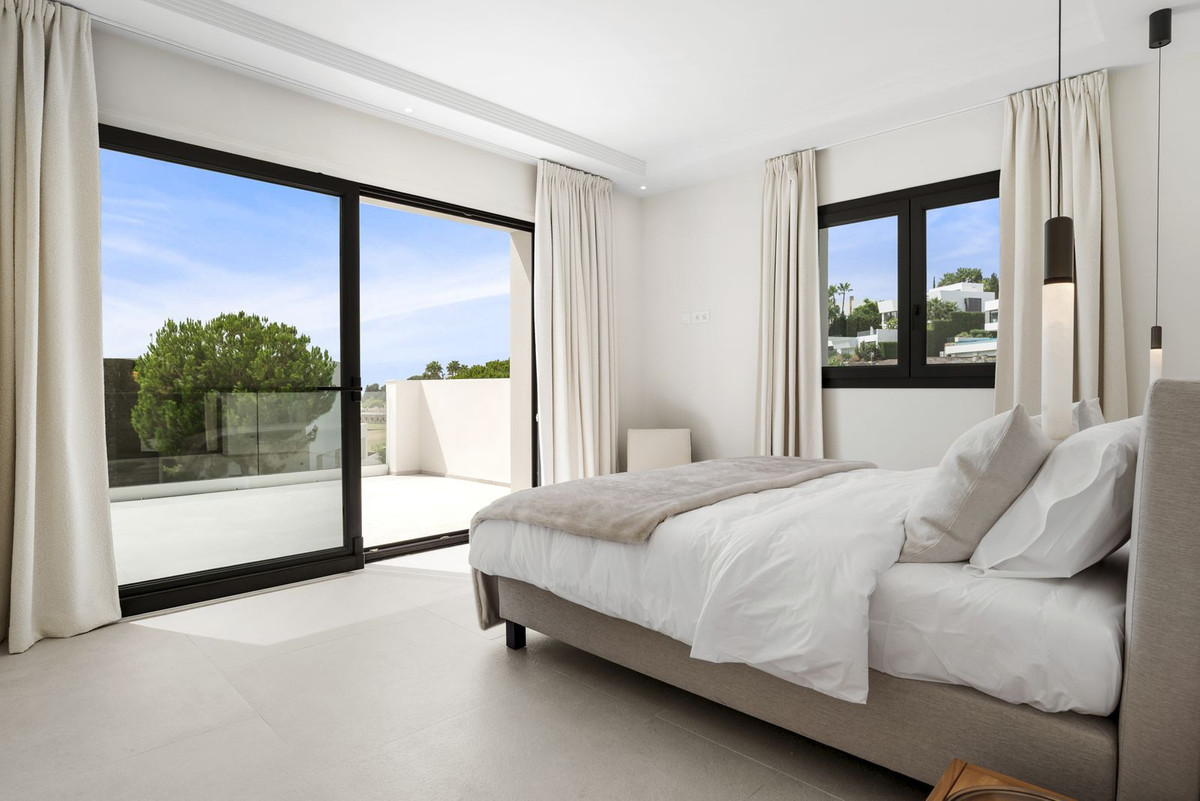 07d0a6d98adb342686c32d4f17185571 - 23