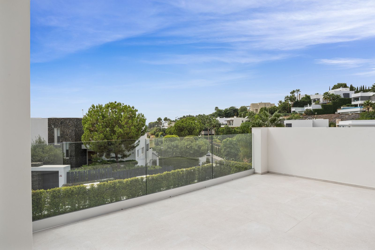 07d0a6d98adb342686c32d4f17185571 - 26