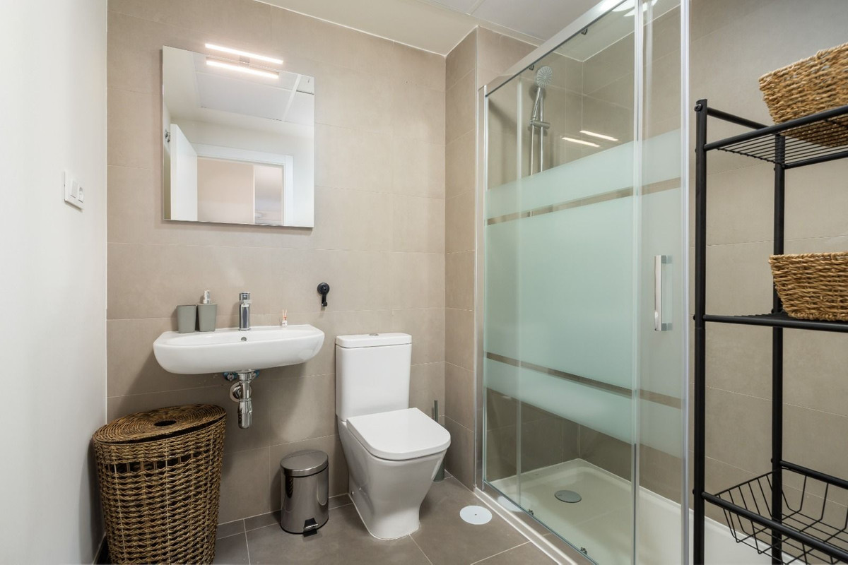 08d3edc7cdfaee23791dd5d487100a23 - 12