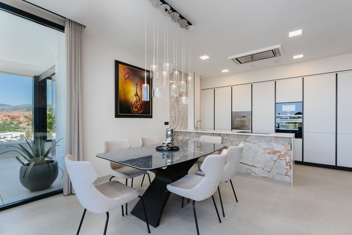 09a7fac84efbbfade69d0190e4f30dfc - 12