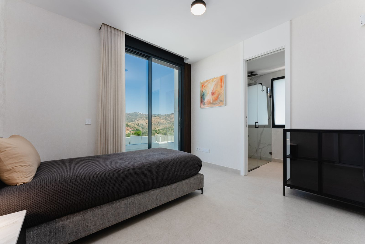 09a7fac84efbbfade69d0190e4f30dfc - 21