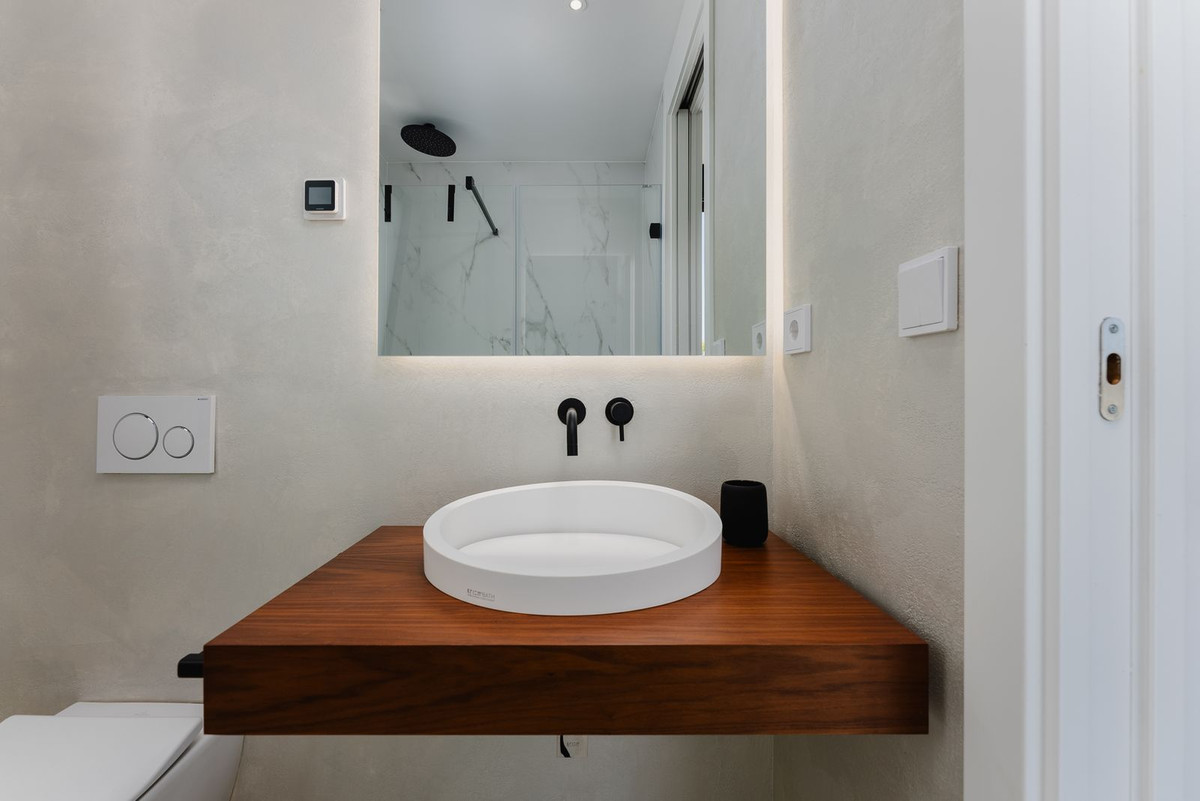 09a7fac84efbbfade69d0190e4f30dfc - 23