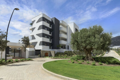 0adb5d0dce477c983bab76a55dd90dcf - 12