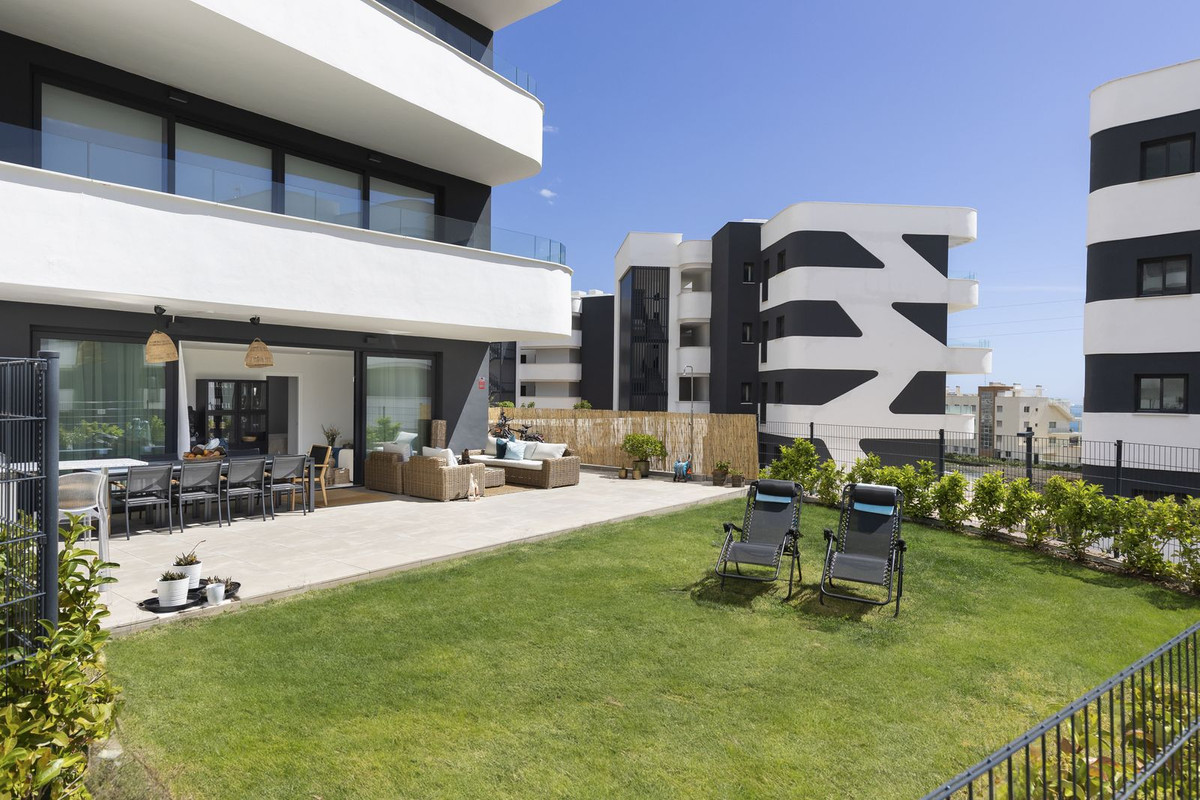 0adb5d0dce477c983bab76a55dd90dcf - 16