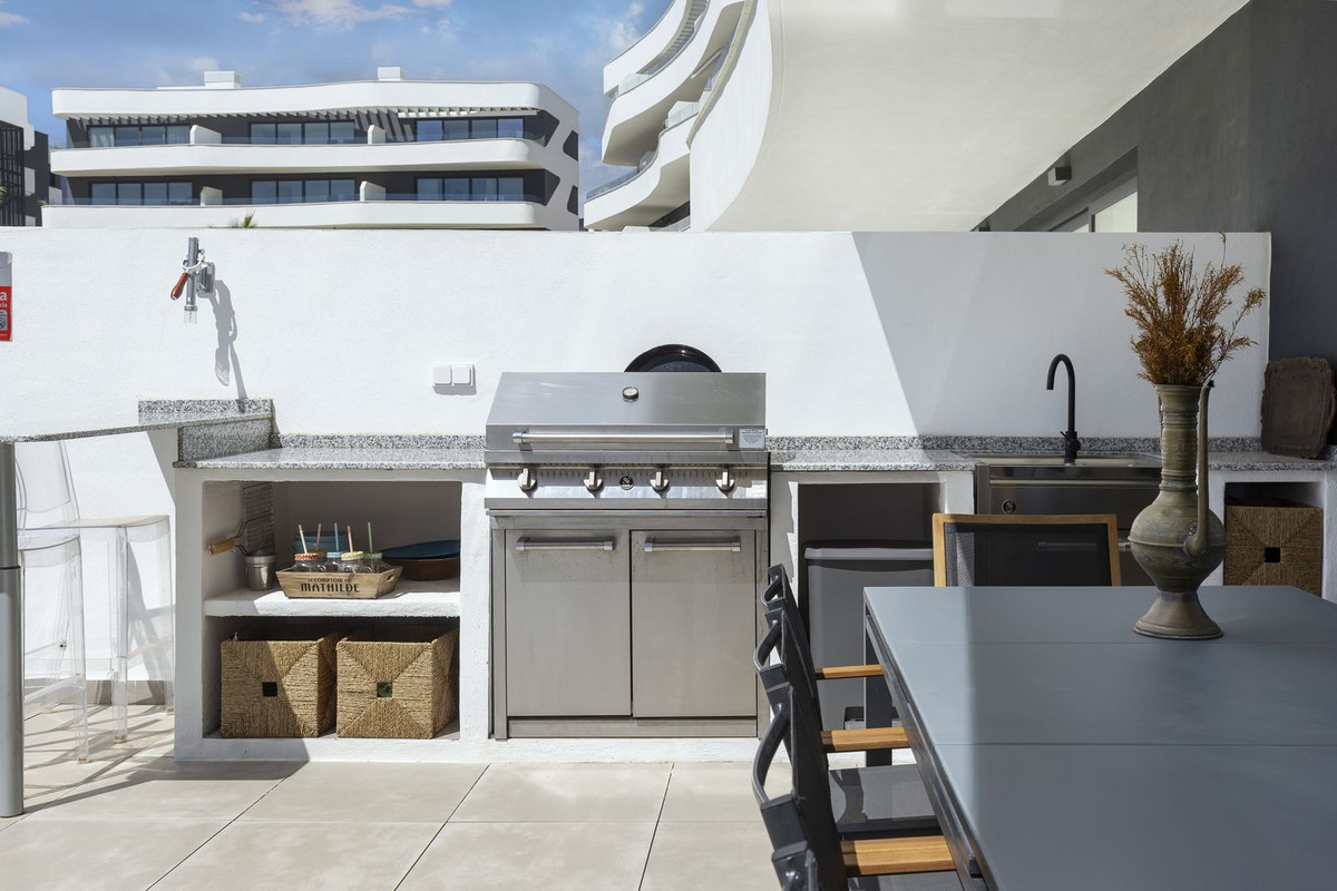 0adb5d0dce477c983bab76a55dd90dcf - 24