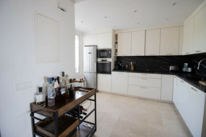 0b14548a58d63f0ec28ef4783d653025 - 13