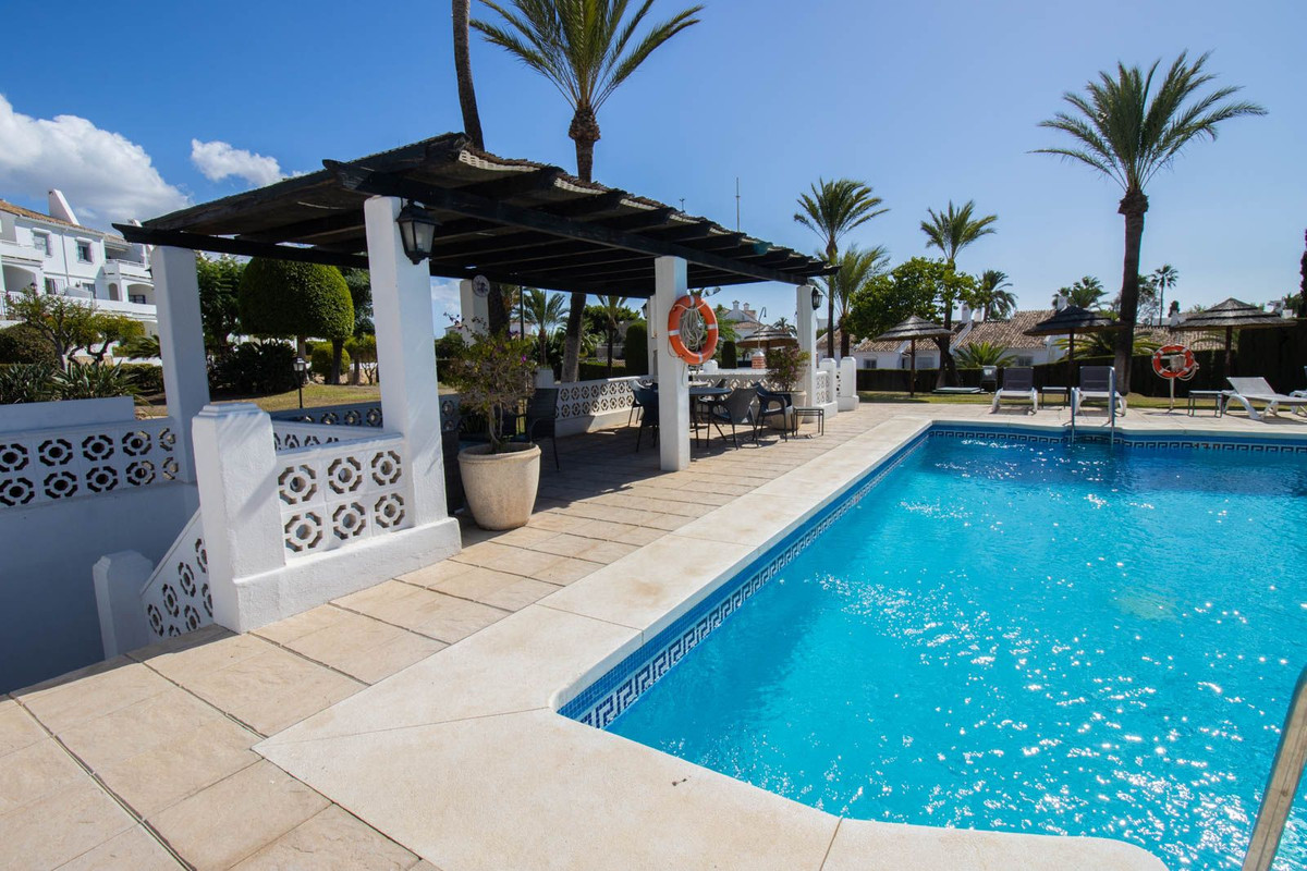 0b14548a58d63f0ec28ef4783d653025 - 2