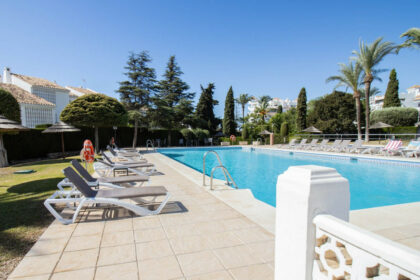 0b14548a58d63f0ec28ef4783d653025 - 24