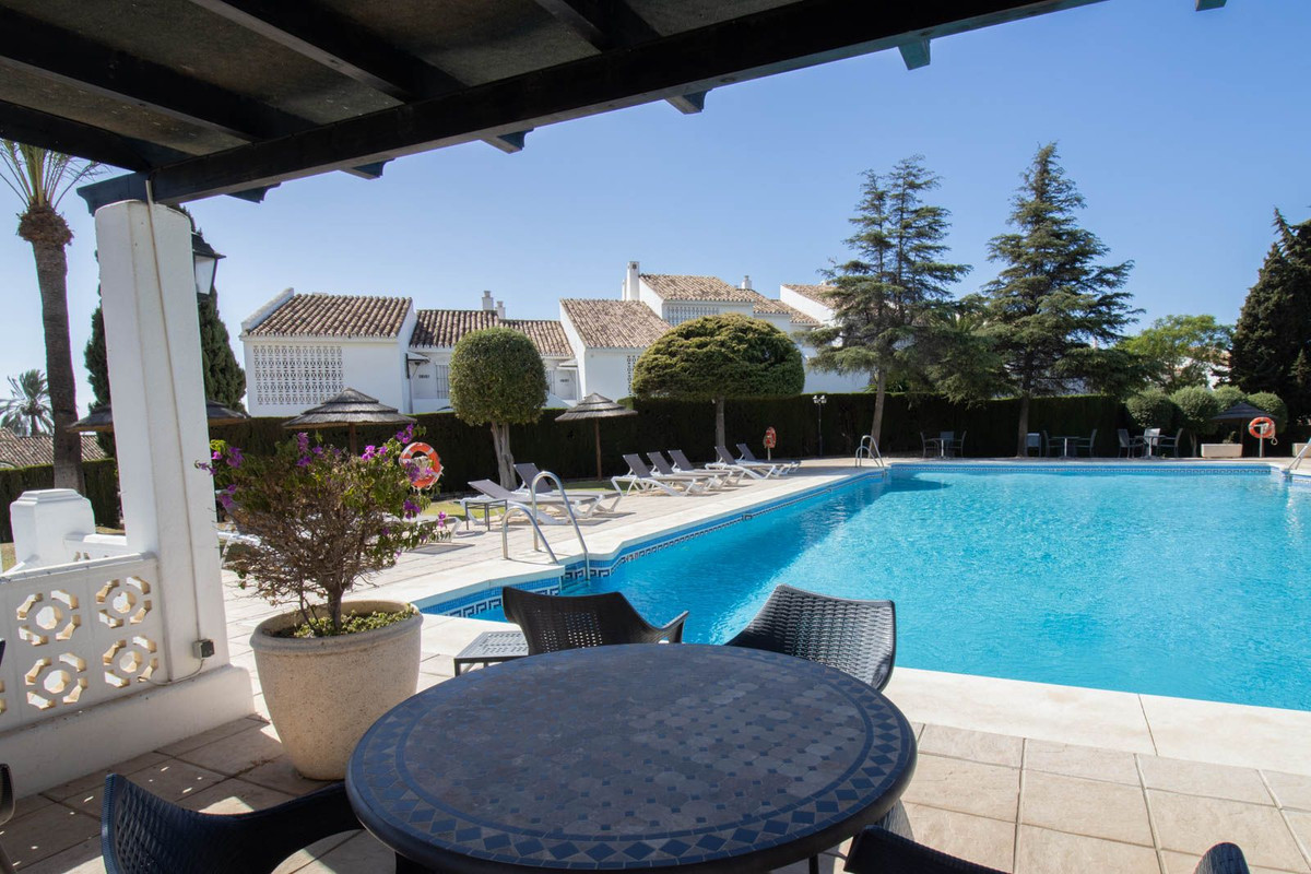 0b14548a58d63f0ec28ef4783d653025 - 26