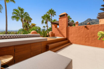 0b2b72d1d663bb2aec3150238981b303 - 33