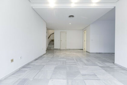 0b3d43881373af12e6eb8f4124b5de93 - 18