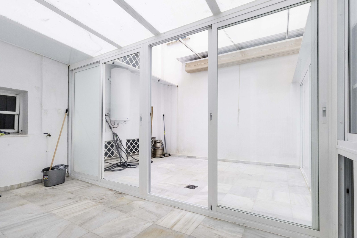 0b3d43881373af12e6eb8f4124b5de93 - 27