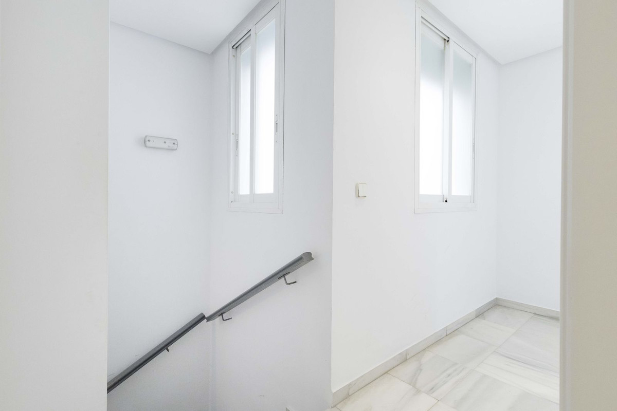 0b3d43881373af12e6eb8f4124b5de93 - 31