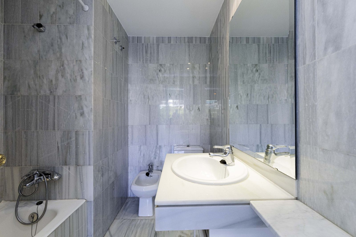 0b3d43881373af12e6eb8f4124b5de93 - 34