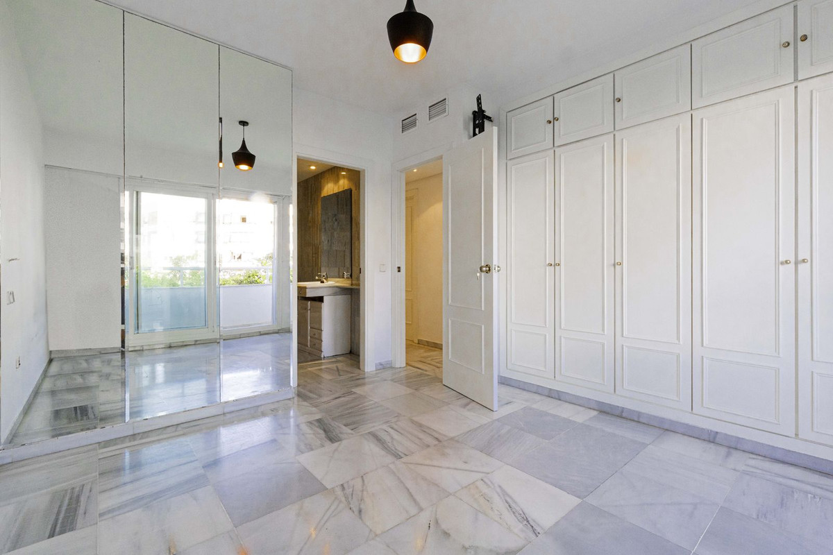 0b3d43881373af12e6eb8f4124b5de93 - 35