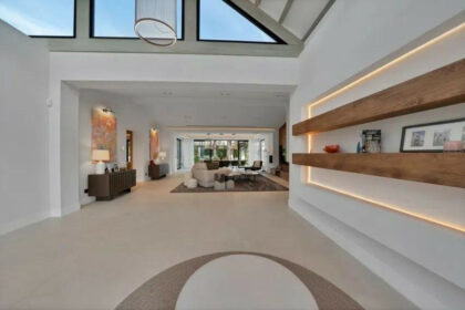 0b47dd6eb2dcb4d0a6b977444e1f4d8e - 19