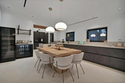 0b47dd6eb2dcb4d0a6b977444e1f4d8e - 20