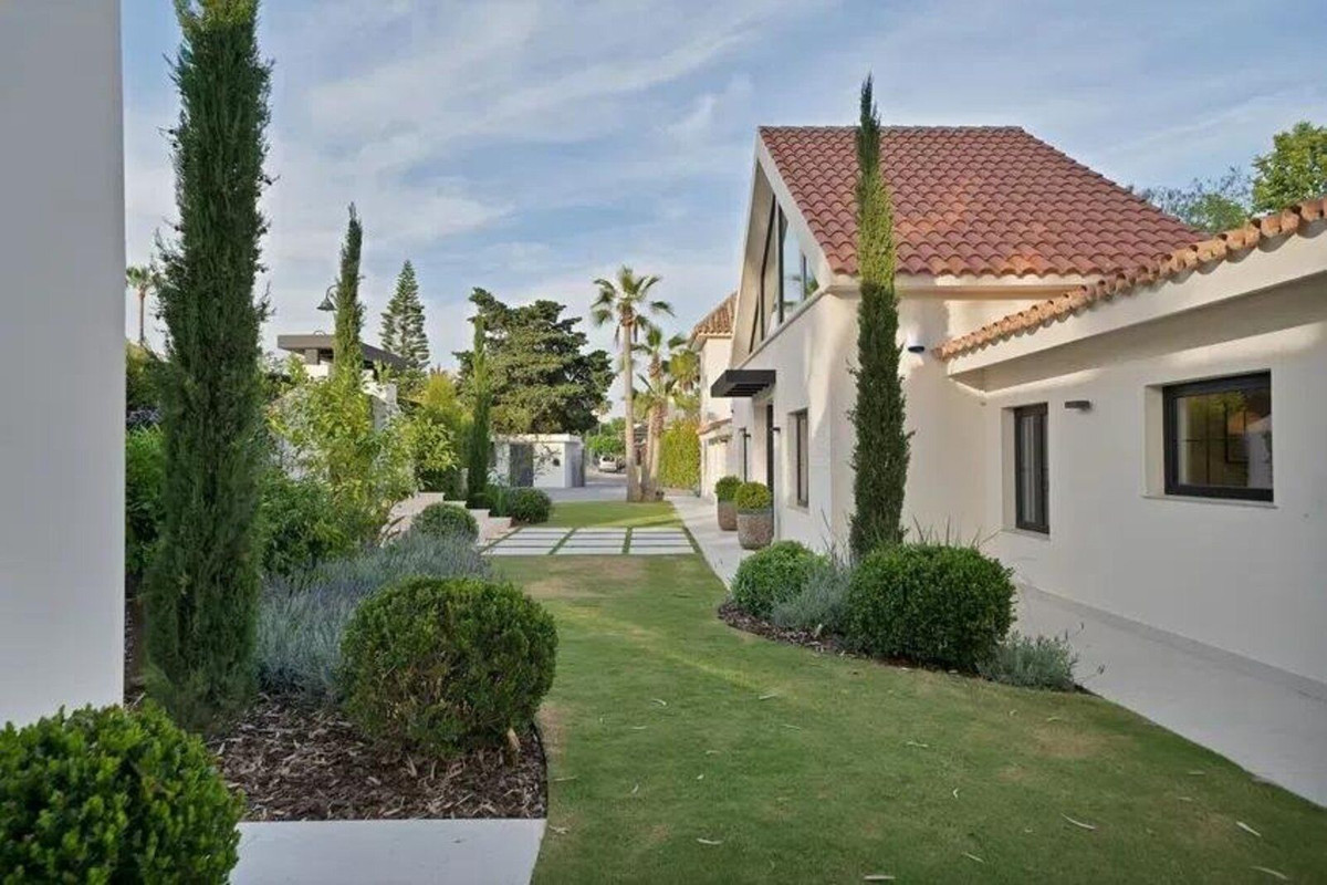 0b47dd6eb2dcb4d0a6b977444e1f4d8e - 33