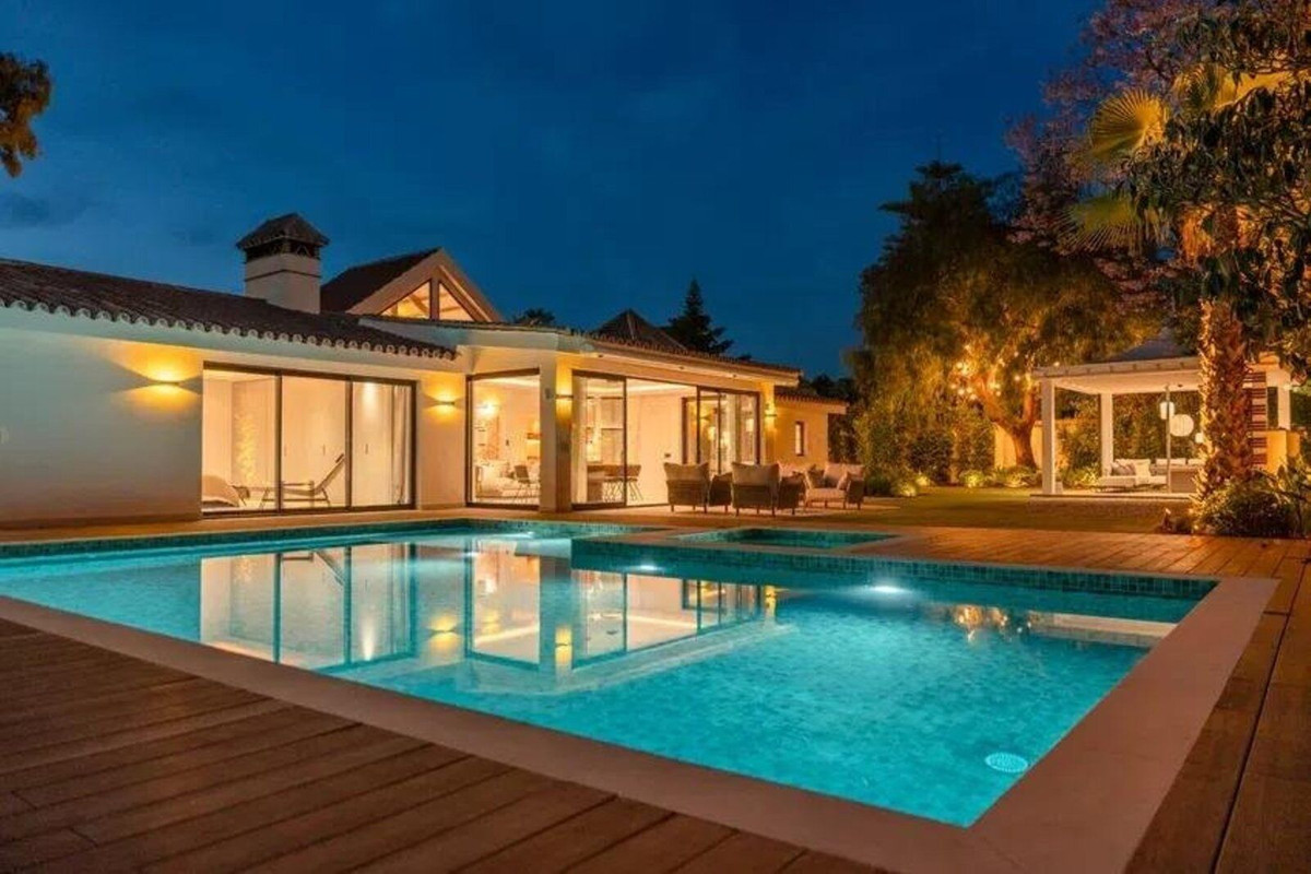 0b47dd6eb2dcb4d0a6b977444e1f4d8e - 36