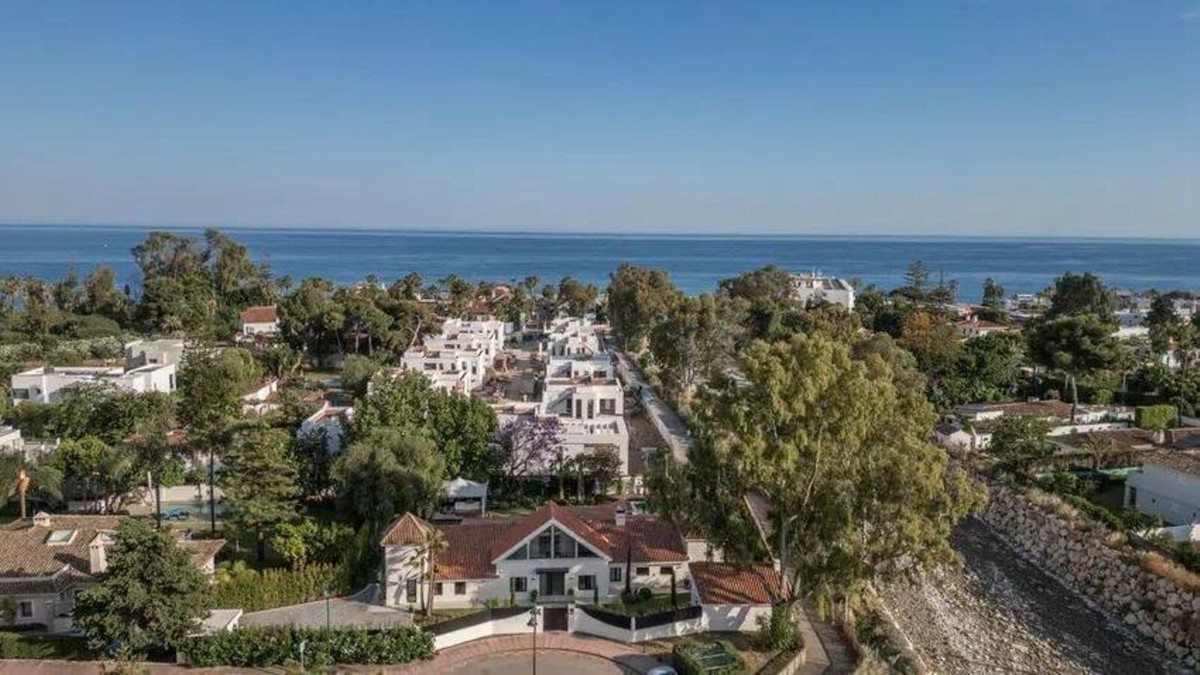 0b47dd6eb2dcb4d0a6b977444e1f4d8e - 38