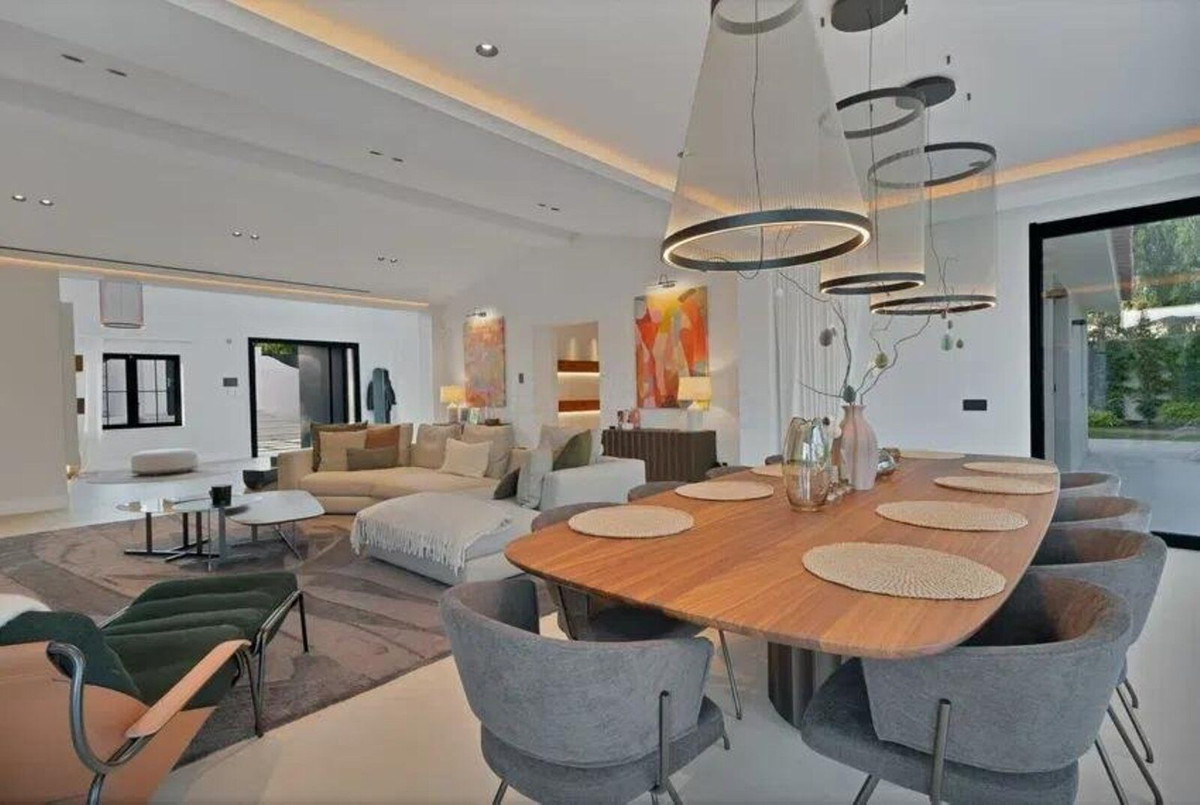 0b47dd6eb2dcb4d0a6b977444e1f4d8e - 5