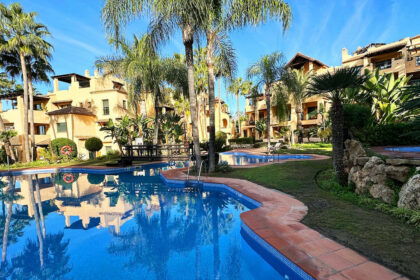 0bbce4fd93d589ab0b8ac91659bce96e - 1