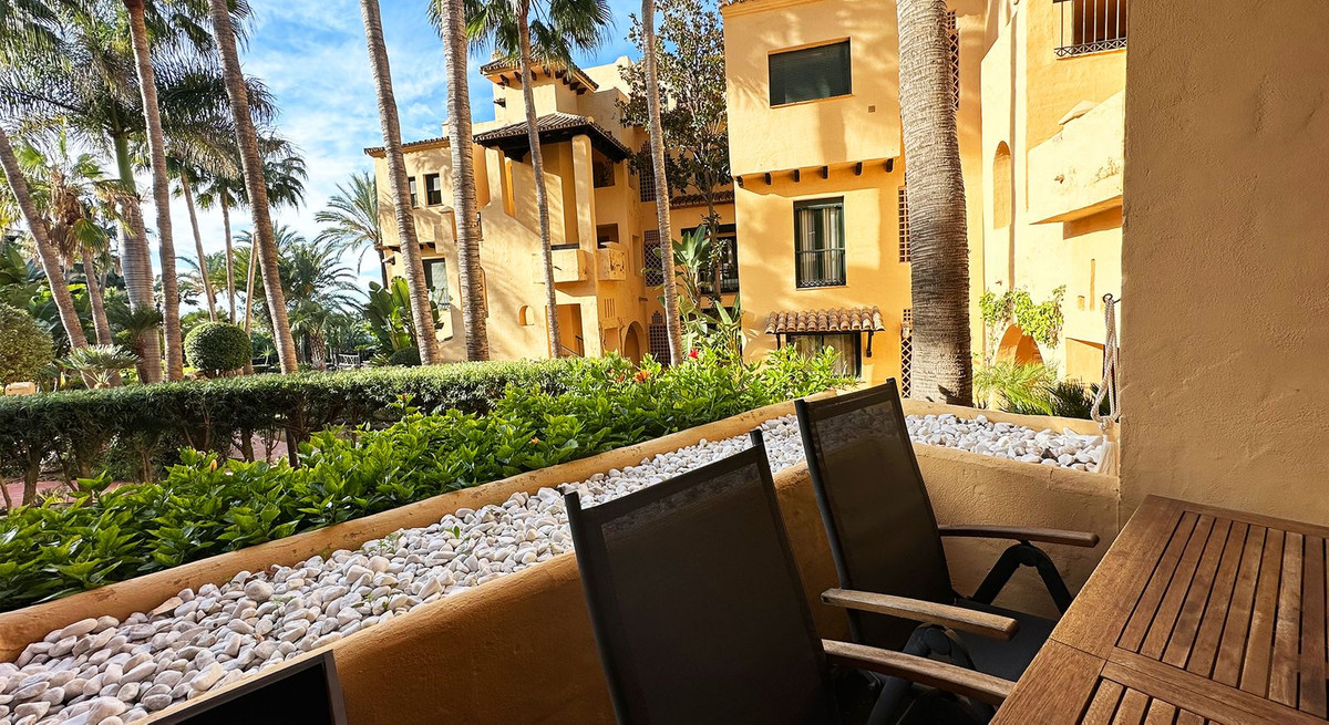 0bbce4fd93d589ab0b8ac91659bce96e - 17